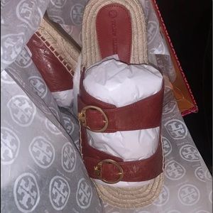 New Tory Burch leather Selby two band espadrille slide waxy Nappa Poinsettia10.5